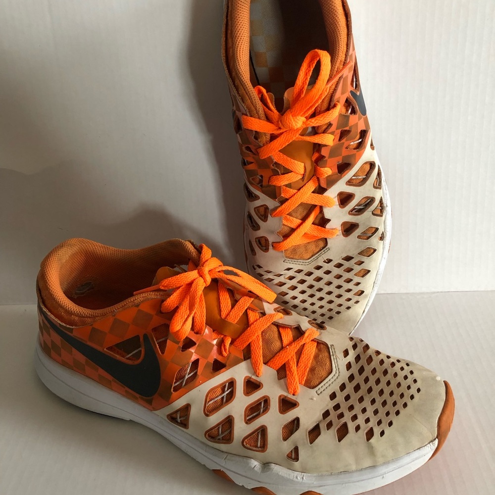 Nike men’s Tennessee Volunteers tennis shoes